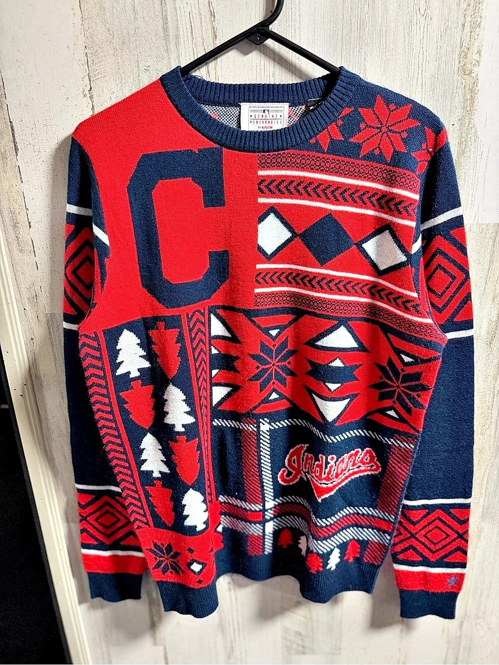Genuine by K&L Lewis Geometric Indians Crewneck Sweater in Red & Navy Size